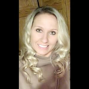 Meet your Posher, Corina